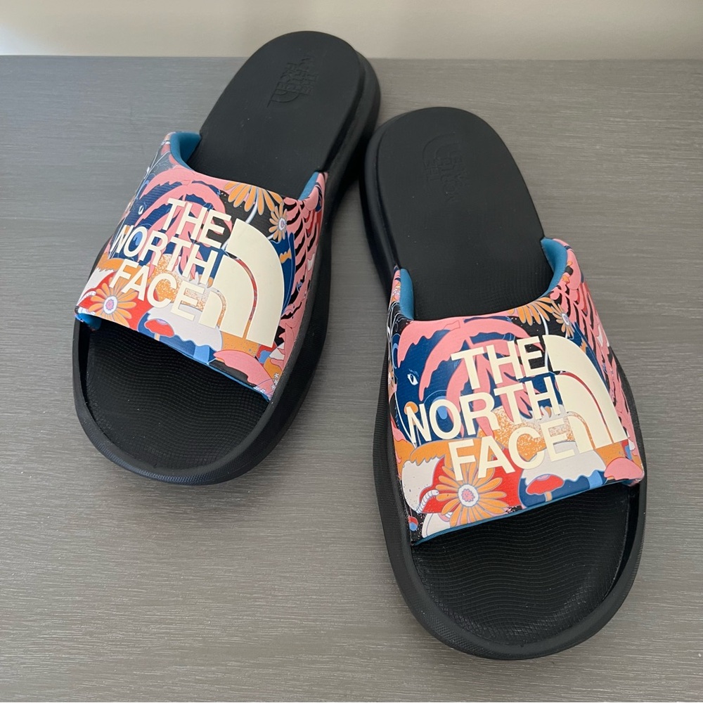 The North Face Triarch slides in pink